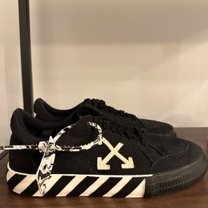 Off-White men sneakers